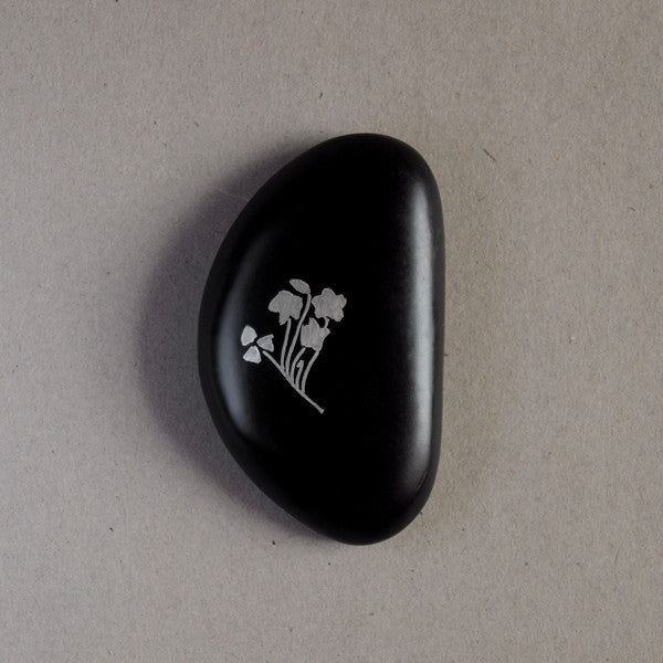 Pebble Paperweight (Flower)